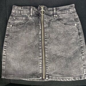 Stylish Gray Denim Skirt